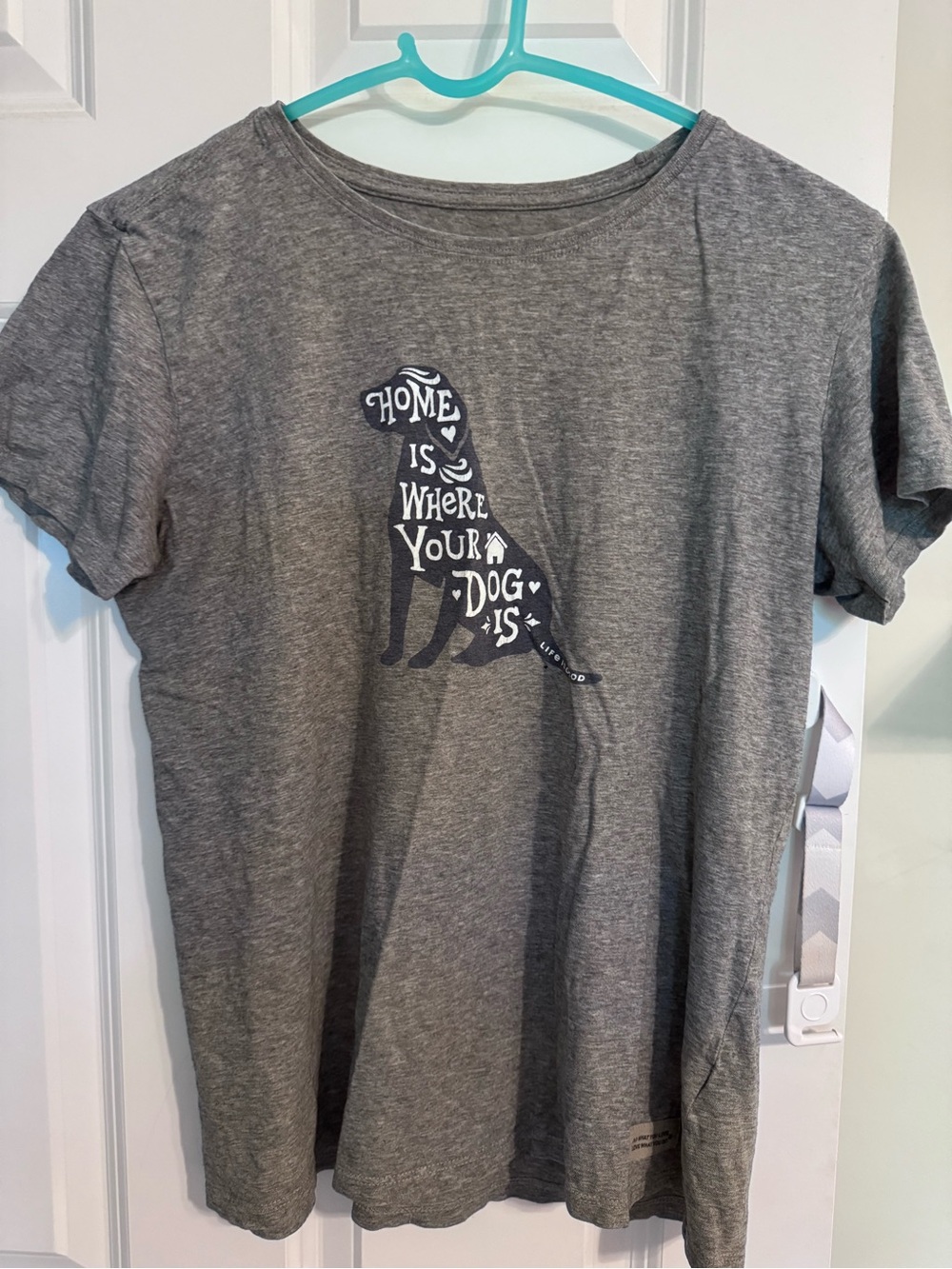 Life Is Good Women’s M Medium Crusher Lite Tee grey Home is Where Your Dog Is